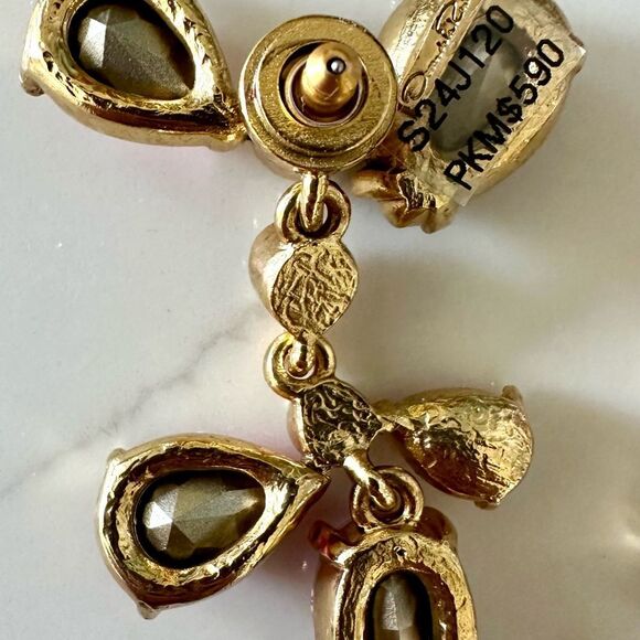 Oscar de La Renta chandellier earrings - Picture 4 of 4